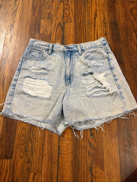 American Eagle Outfitters Pants - 🎉American Eagle Outfitters Light Wash Distressed Denim Shorts